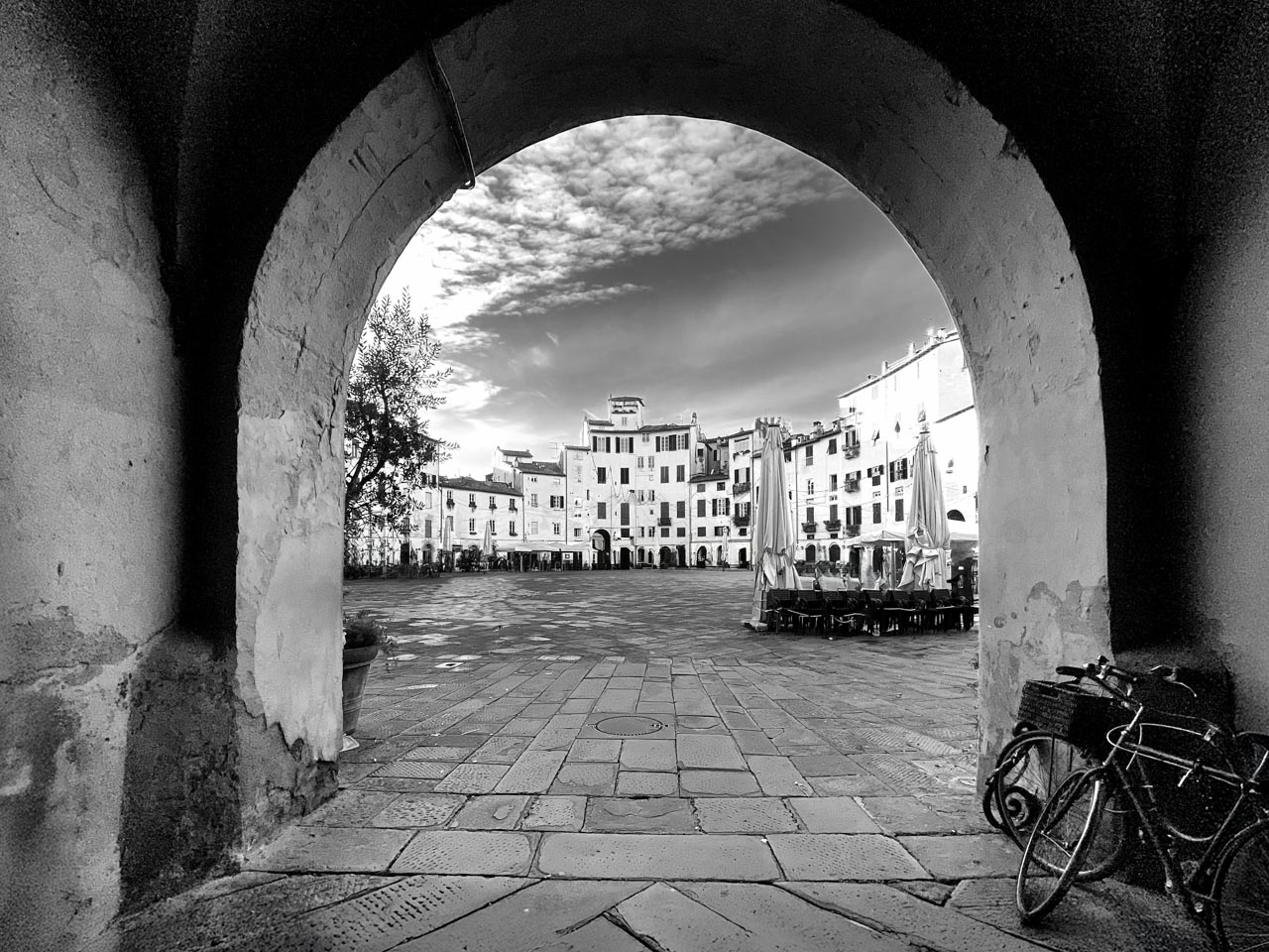 Lucca - entrata piazza Anfiteatro